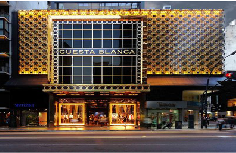 雷波门头设计与商业空间的纽带。